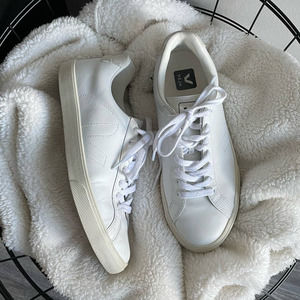 Veja Esplar Low Sneakers
